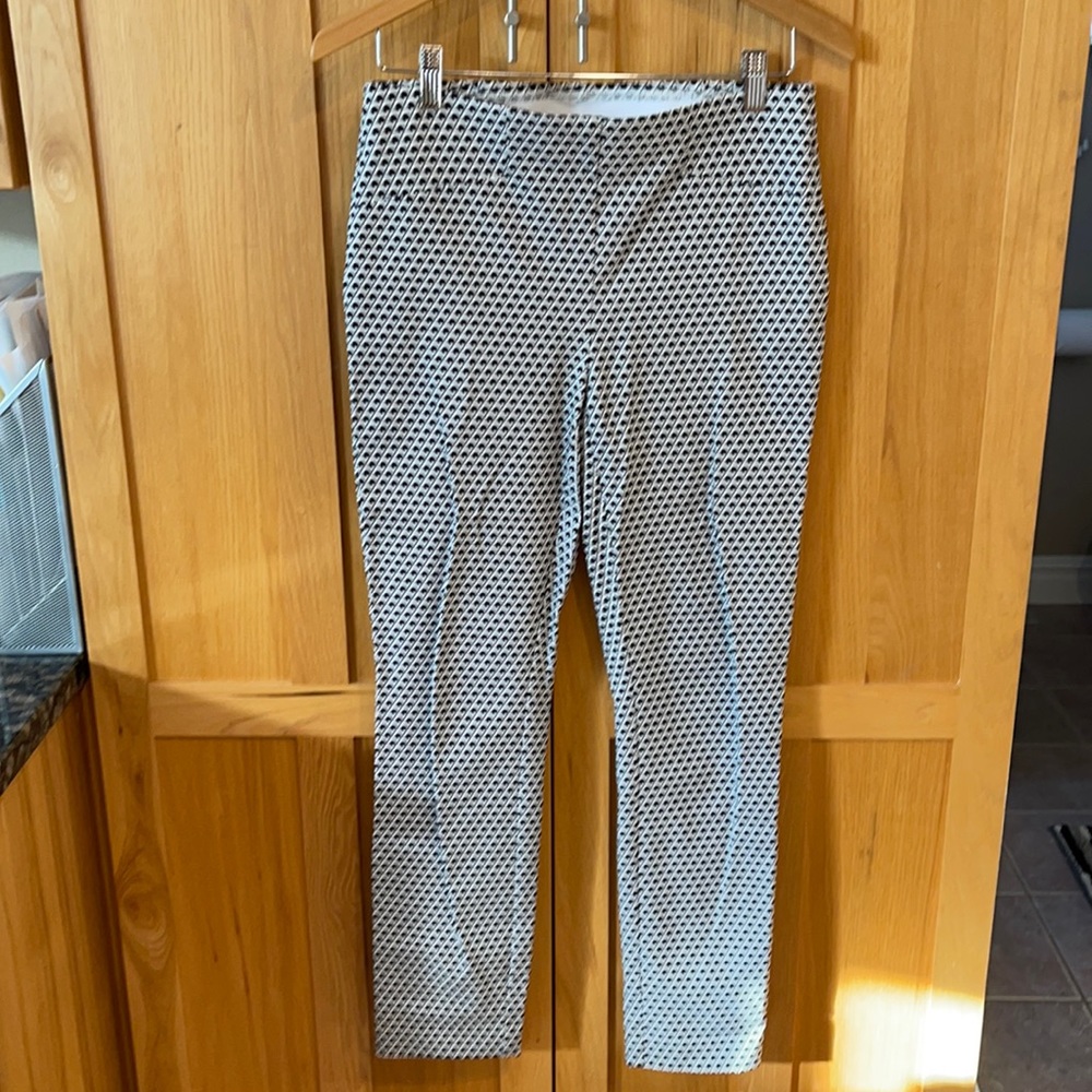 Chico’s So Slimming 00 black check pants